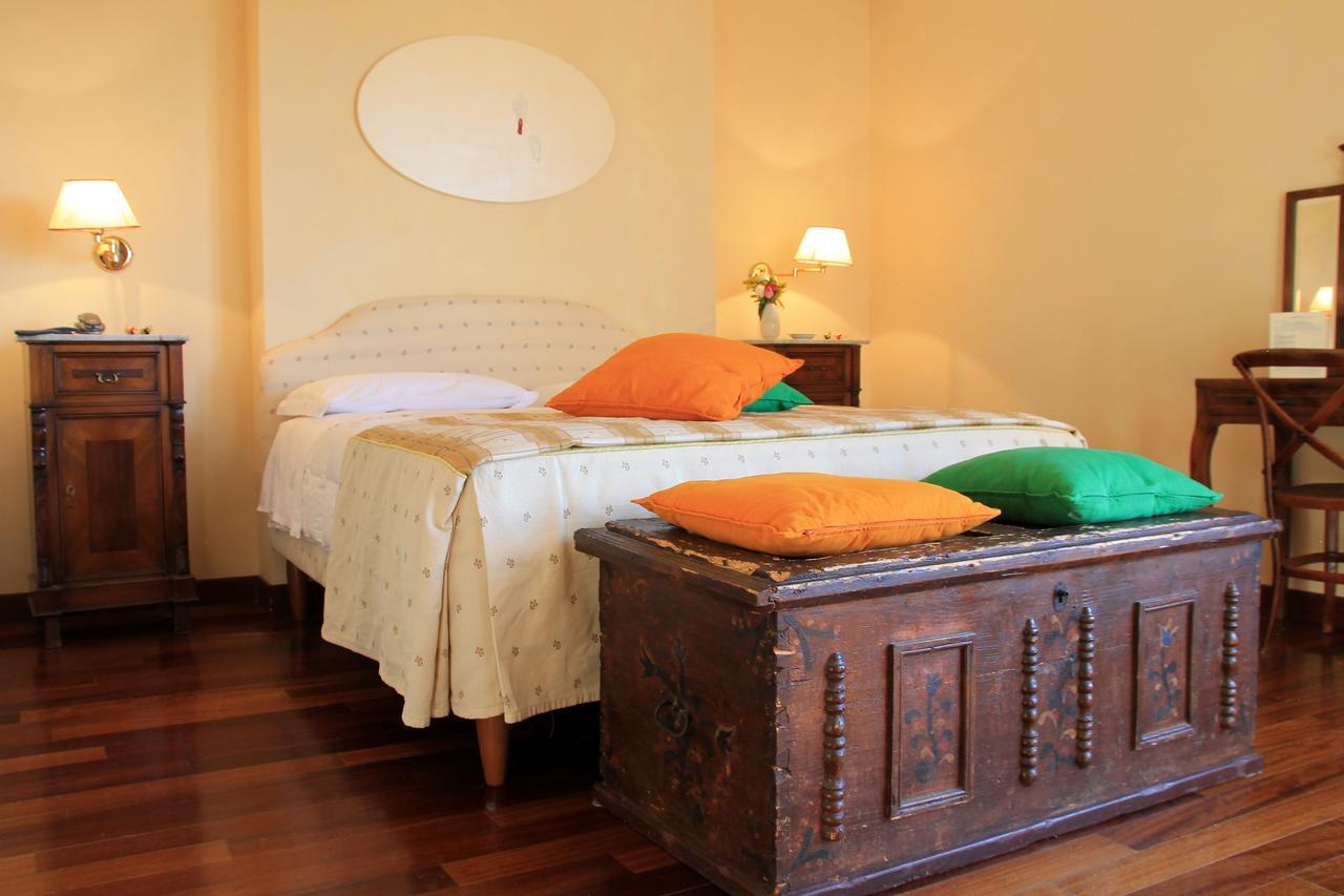 Hotel&Restaurant degli Angeli Magliano Sabina Esterno foto