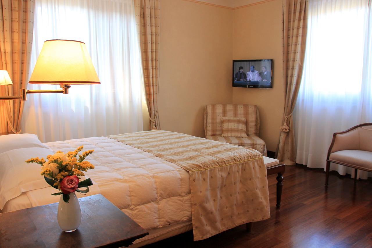 Hotel&Restaurant degli Angeli Magliano Sabina Esterno foto